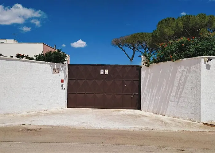 Calle Dei Saraceni Carmiano (Apulia)